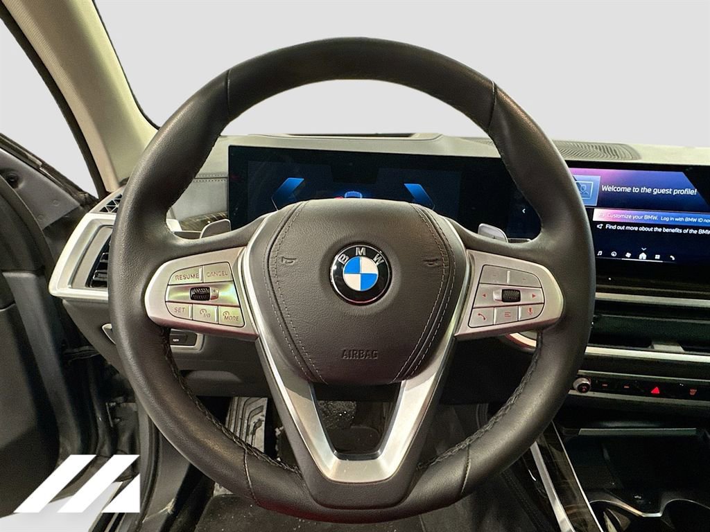 Used 2024 BMW X7 xDrive40i w/ Premium Package image 11