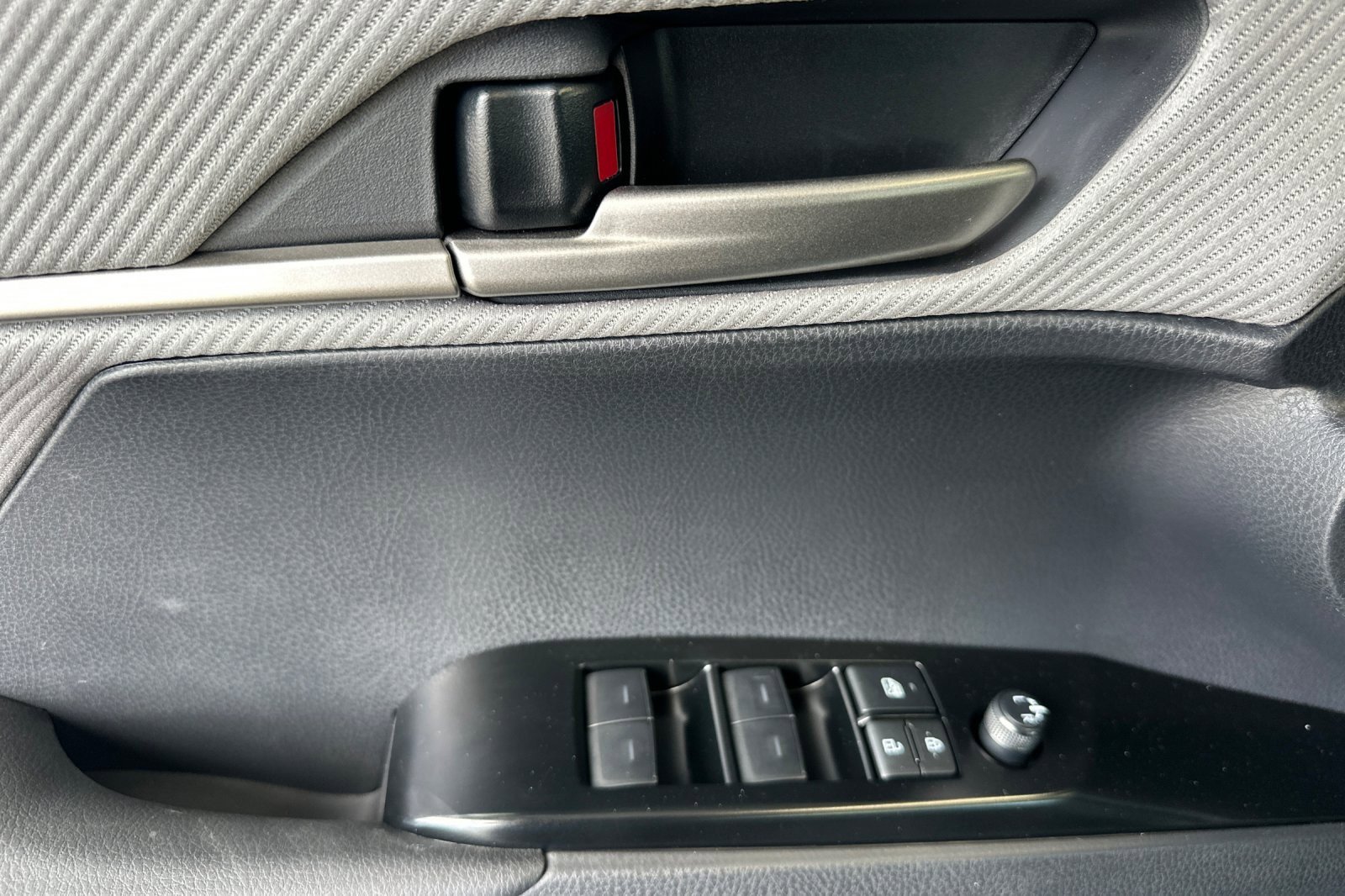 Certified 2026 Toyota Camry SE w/ Convenience Package FWD image 10