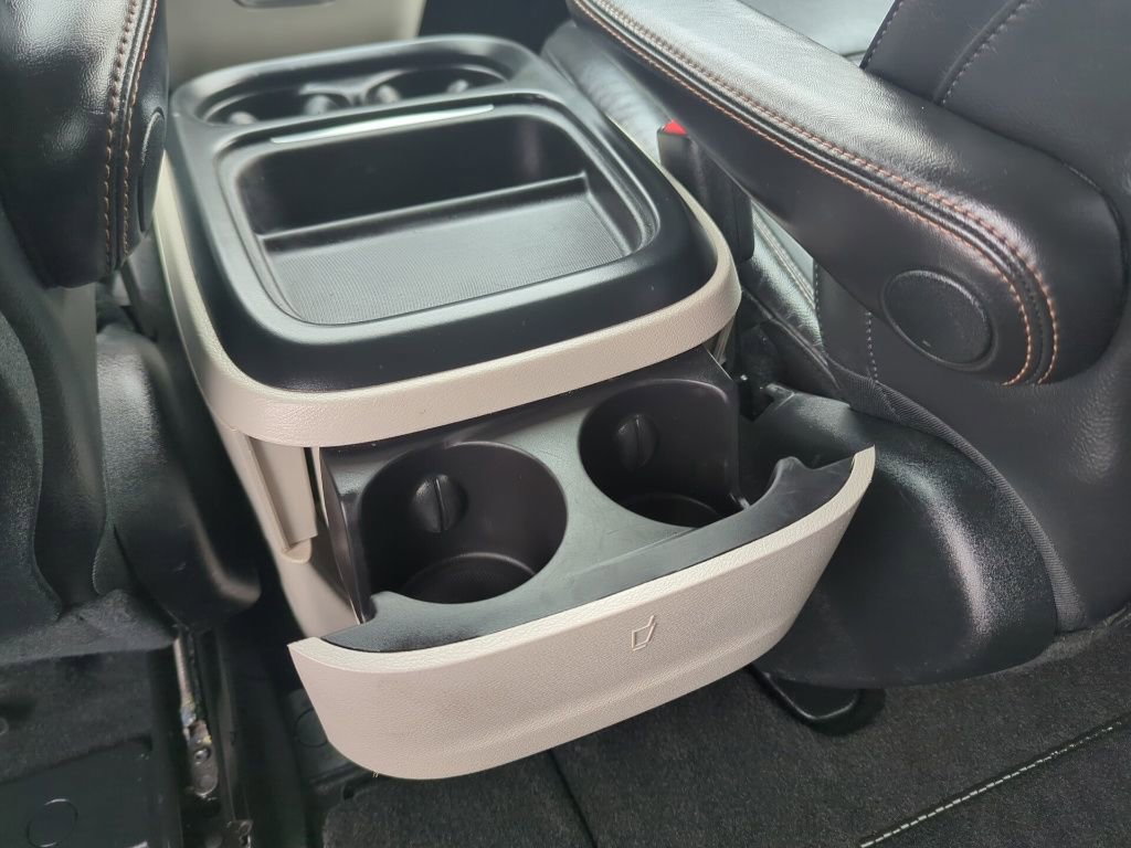 Used 2018 Chrysler Pacifica Touring-L w/ Tire & Wheel Group image 41