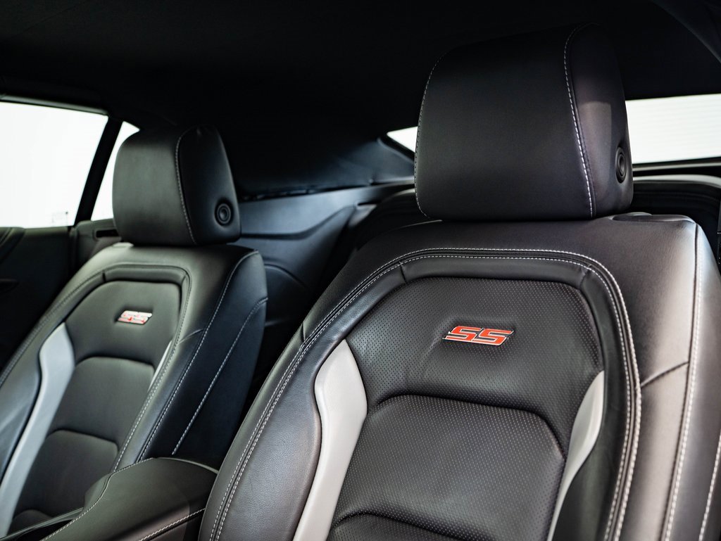 Used 2018 Chevrolet Camaro SS image 23