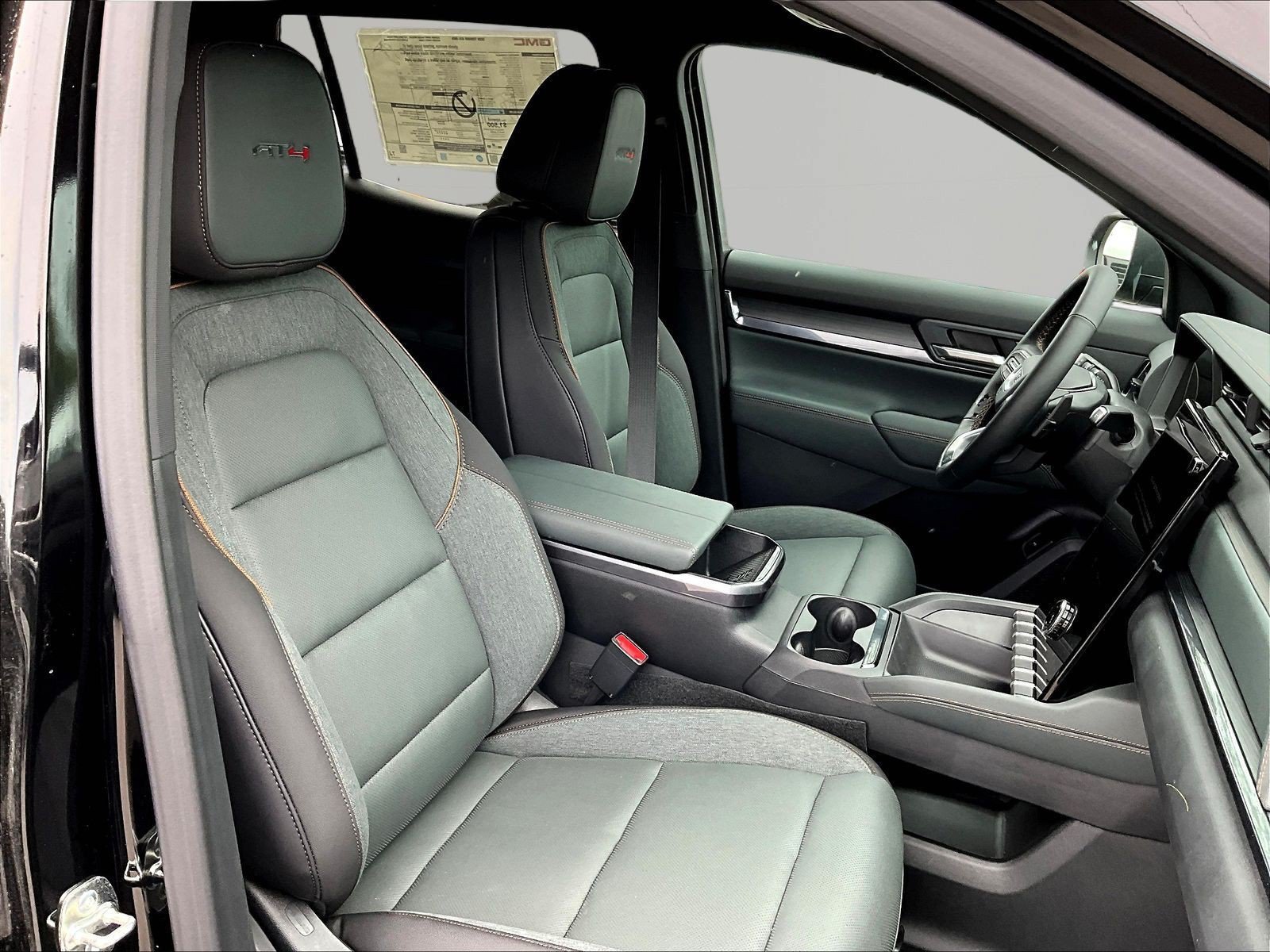 New 2026 GMC Terrain AT4 w/ Technology Package II AWD/4WD image 10