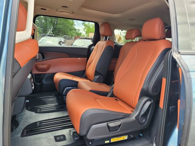 New 2026 Kia Carnival SX w/ SX Dark Edition Package FWD image 6