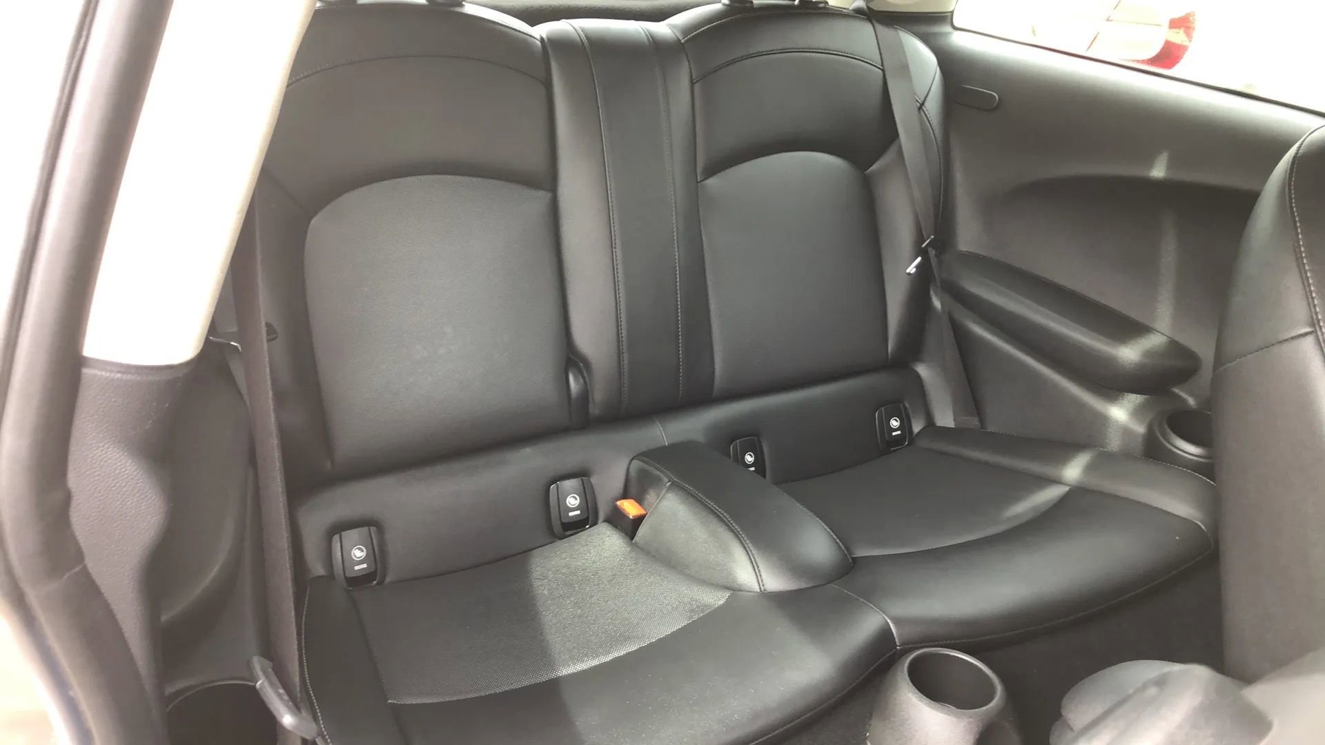 Used 2019 MINI Cooper 2-Door Hardtop image 13