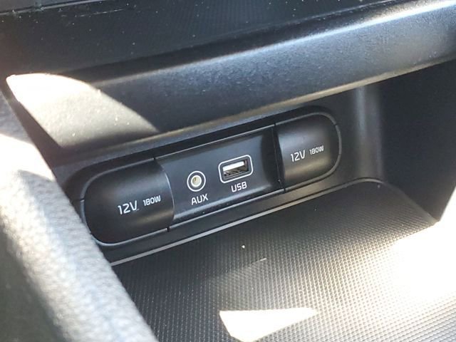 Used 2020 Kia Forte LXS FWD image 19