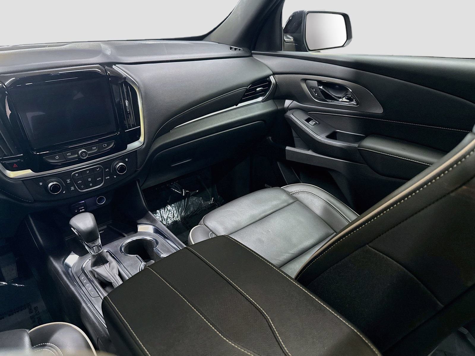 Used 2023 Chevrolet Traverse Premier w/ LPO, Floor Liner Package AWD/4WD image 28