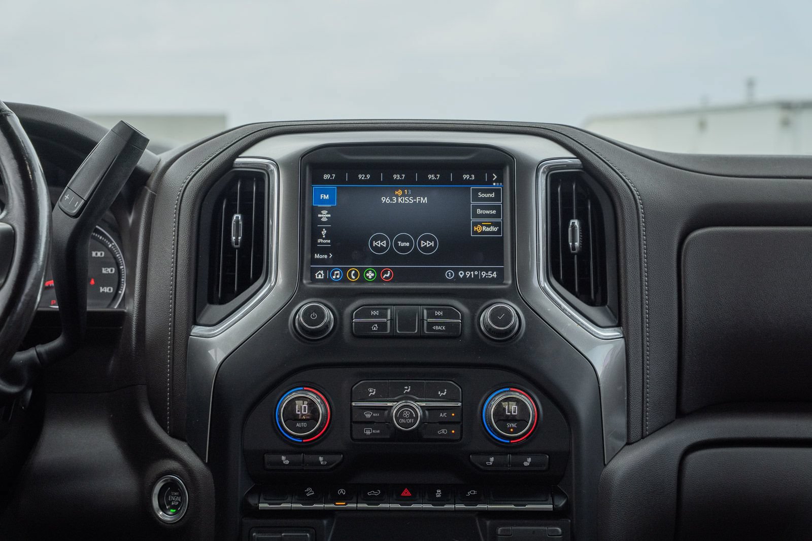 Used 2020 Chevrolet Silverado 1500 LT Trail Boss AWD/4WD image 33