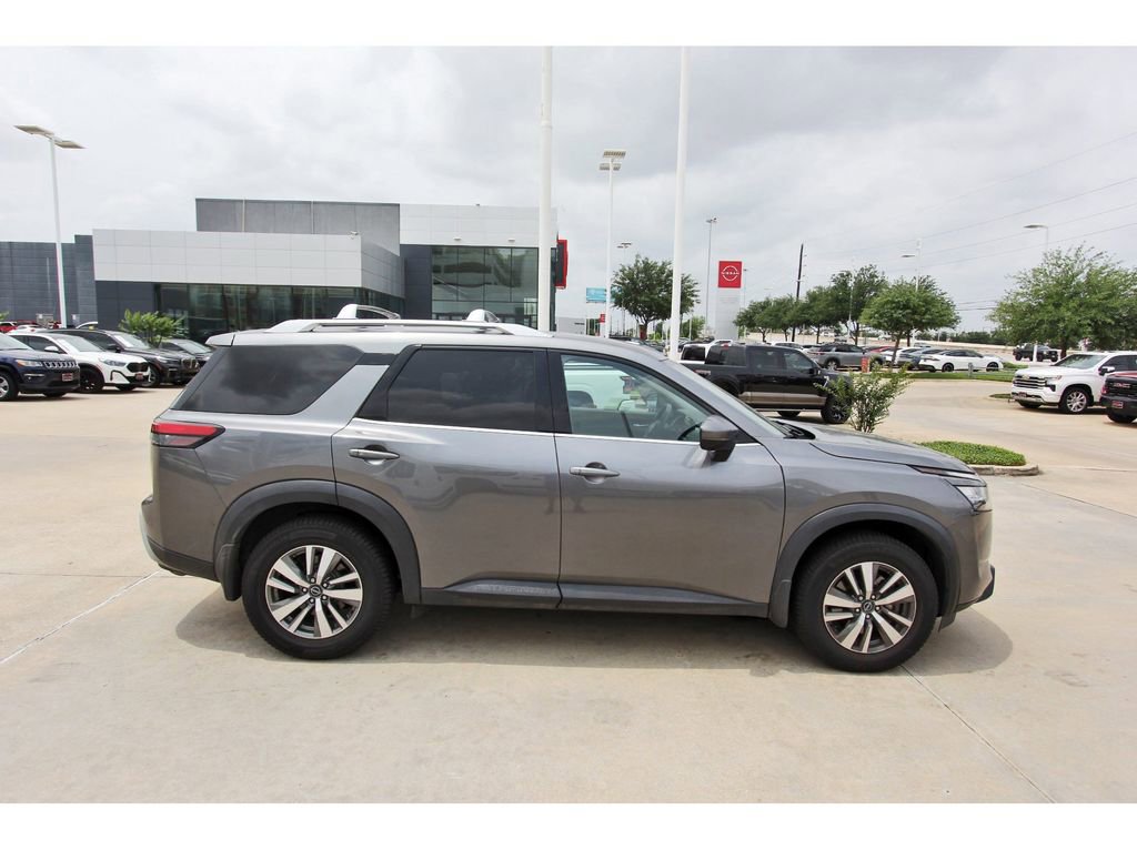 Used 2023 Nissan Pathfinder SL FWD image 7