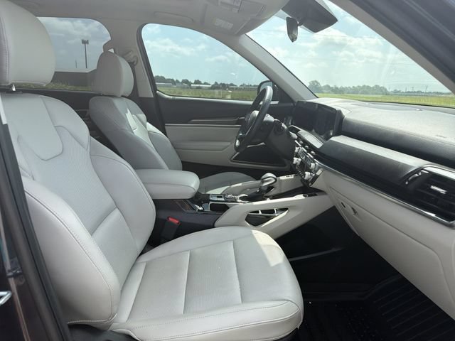 Used 2025 Kia Telluride S FWD image 14