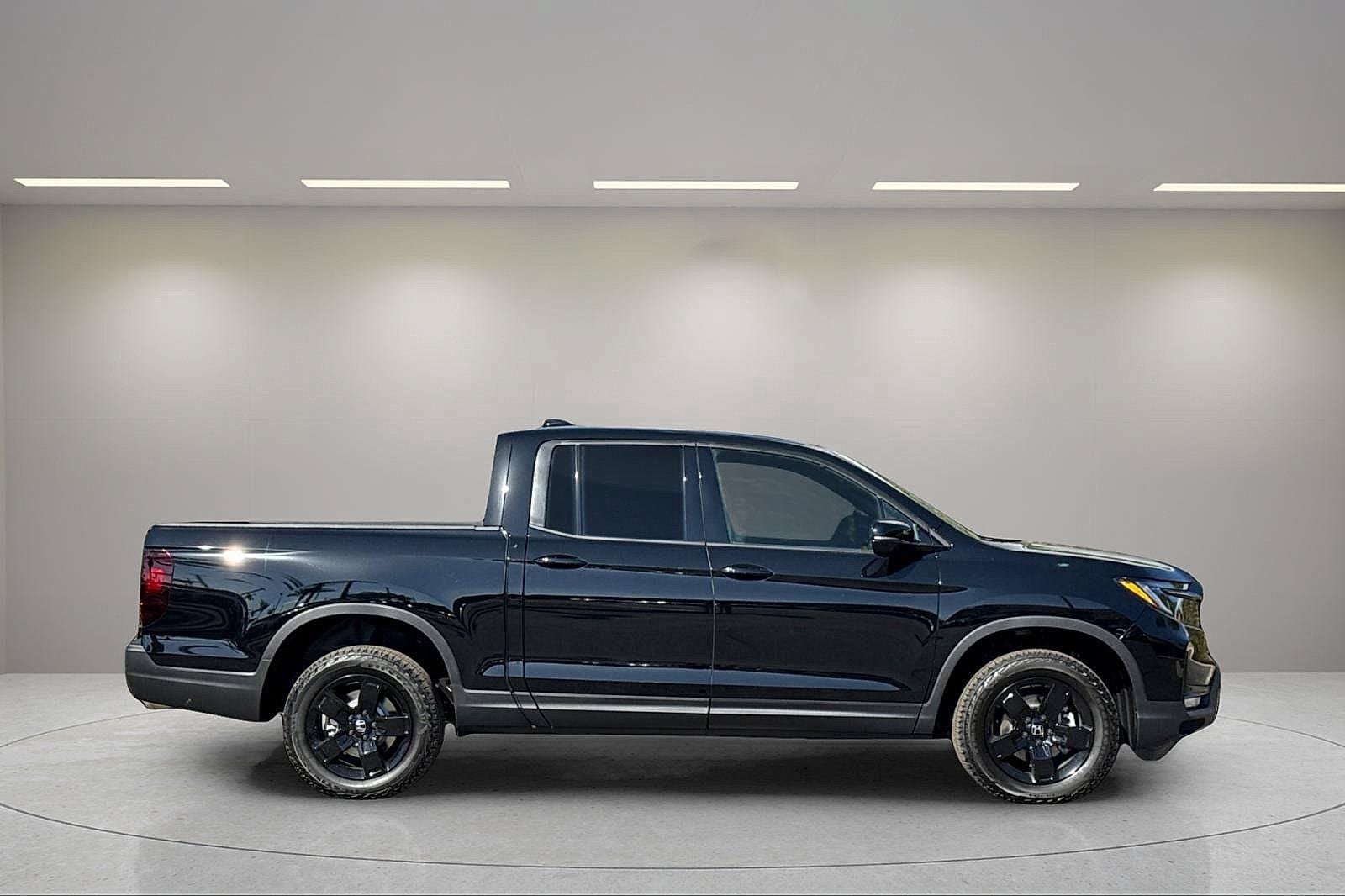 New 2026 Honda Ridgeline Black Edition image 6