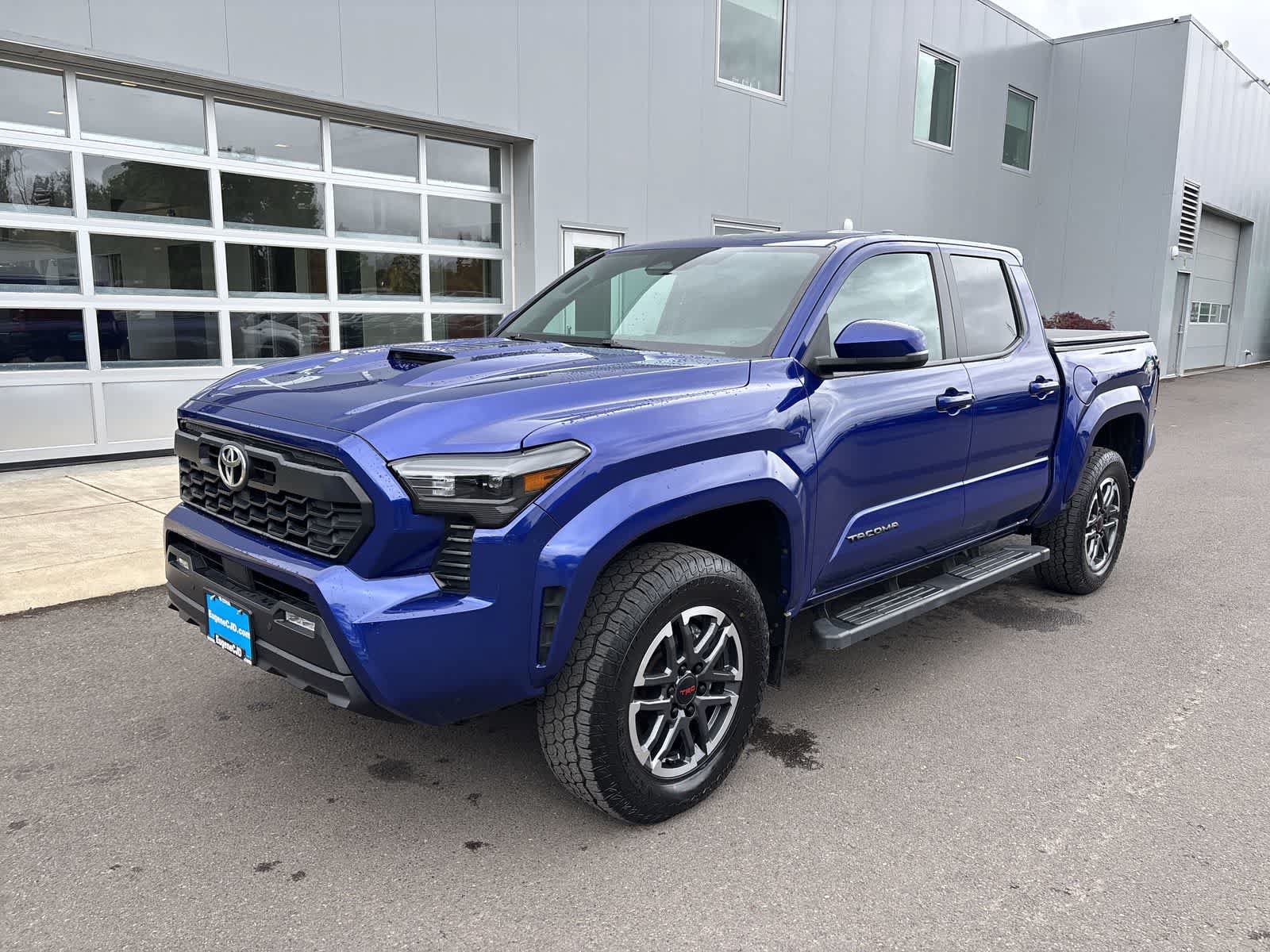 Used 2024 Toyota Tacoma TRD Sport w/ TRD Sport Upgrade Package AWD/4WD image 1