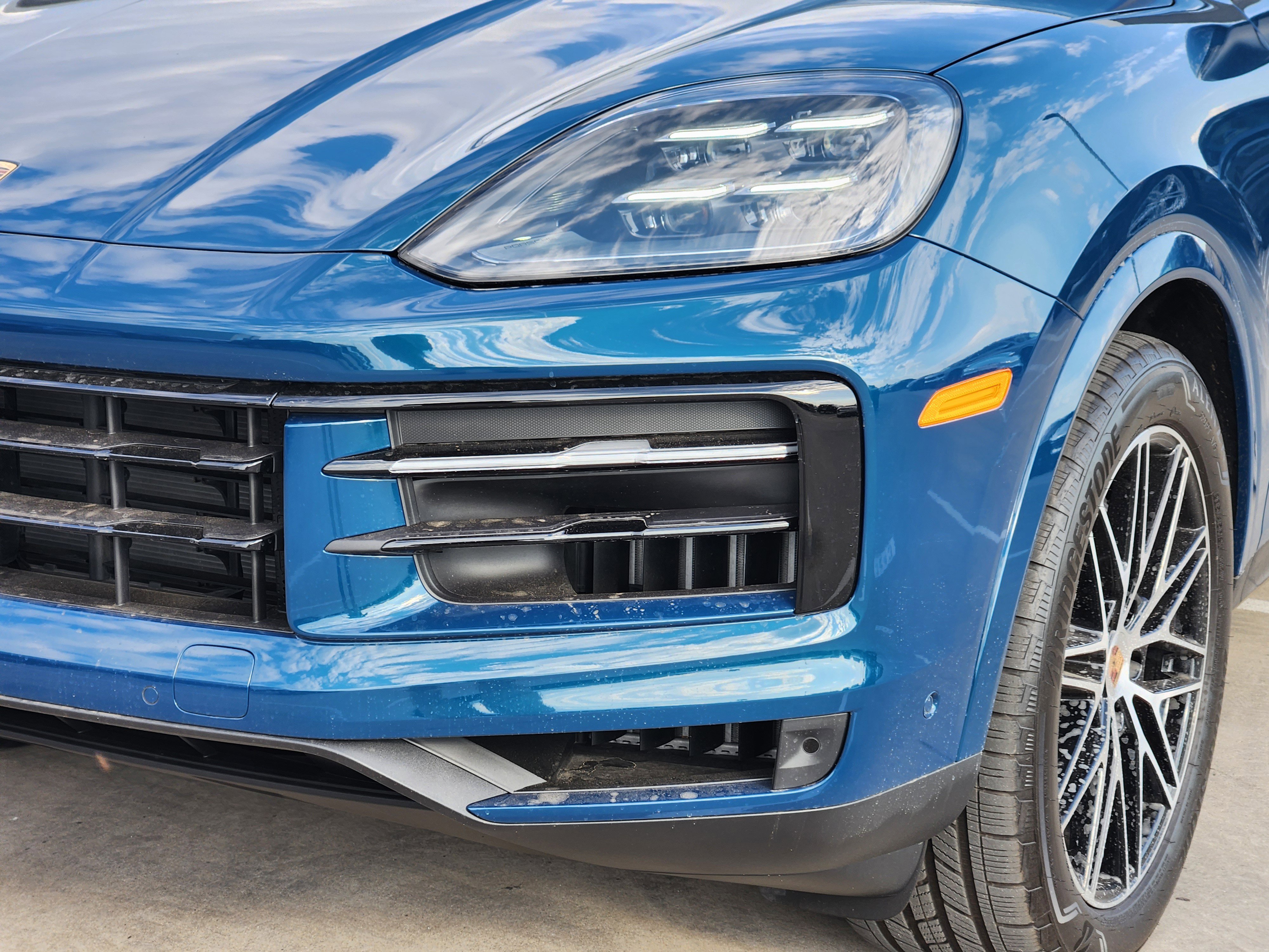 Certified 2025 Porsche Cayenne Coupe image 12