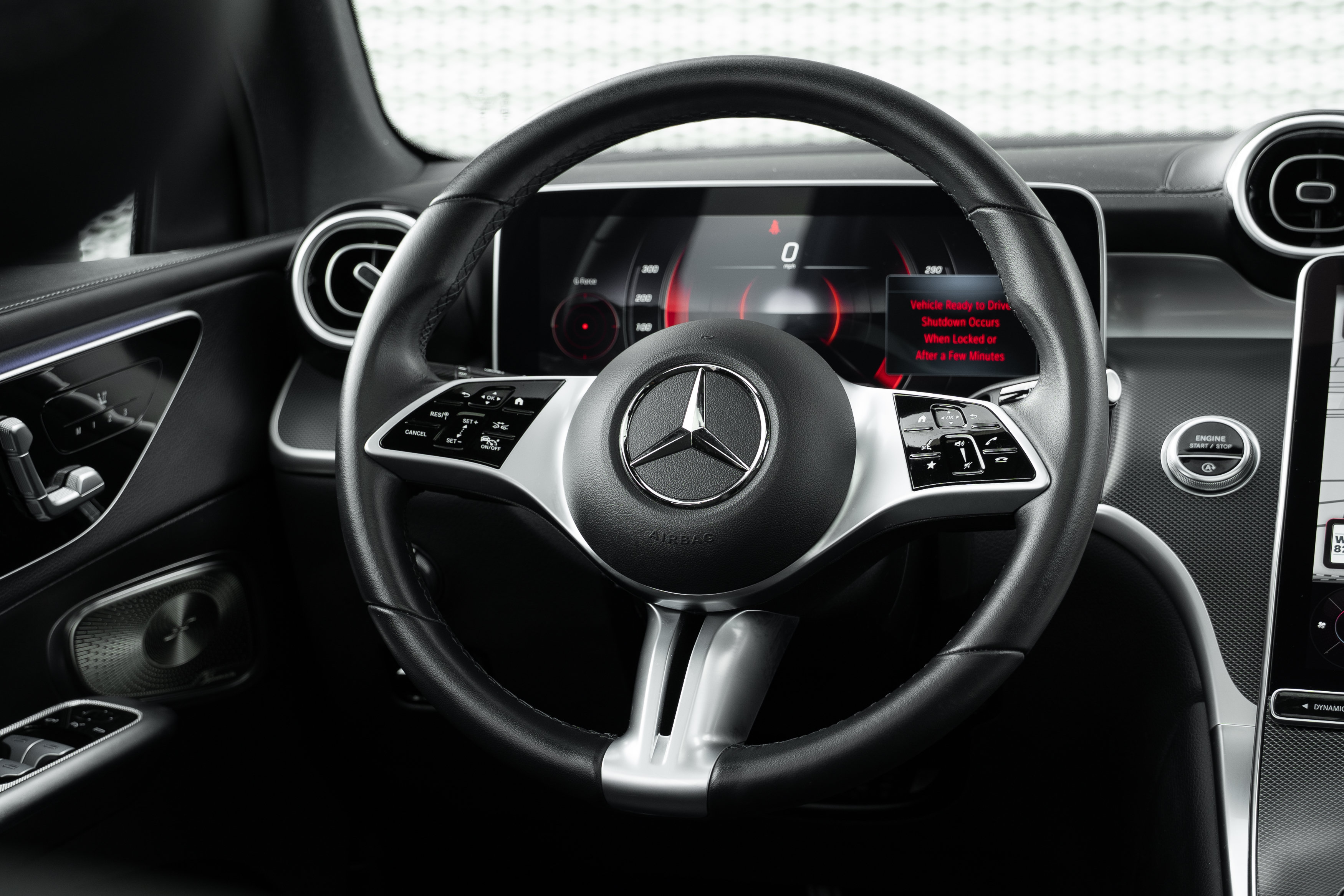 Used 2024 Mercedes-Benz GLC 300 4MATIC image 9