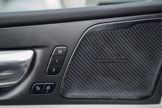 Used 2022 Volvo XC60 T8 Inscription w/ Advanced Package image 38