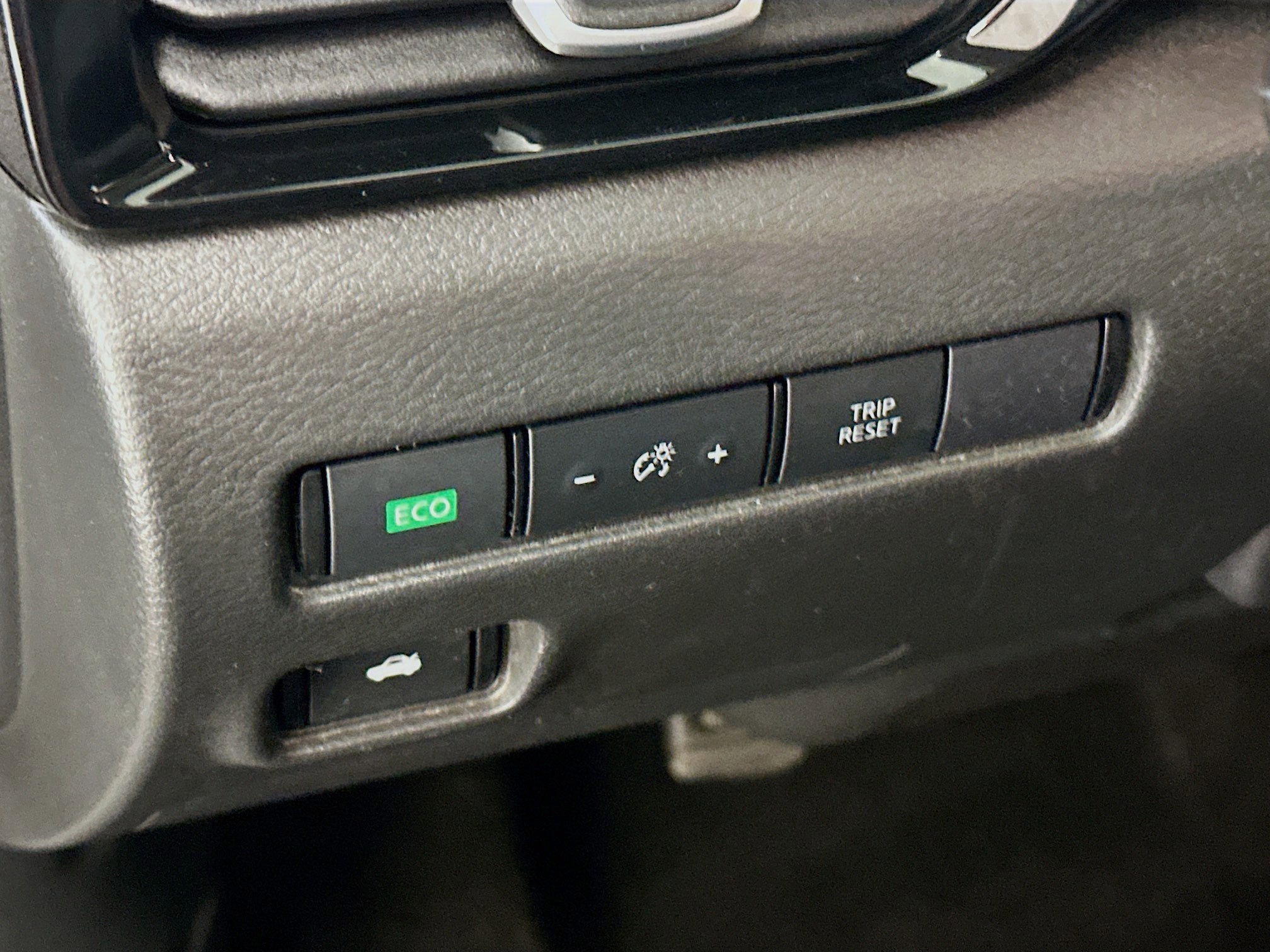 Used 2024 Nissan Sentra SV FWD image 17