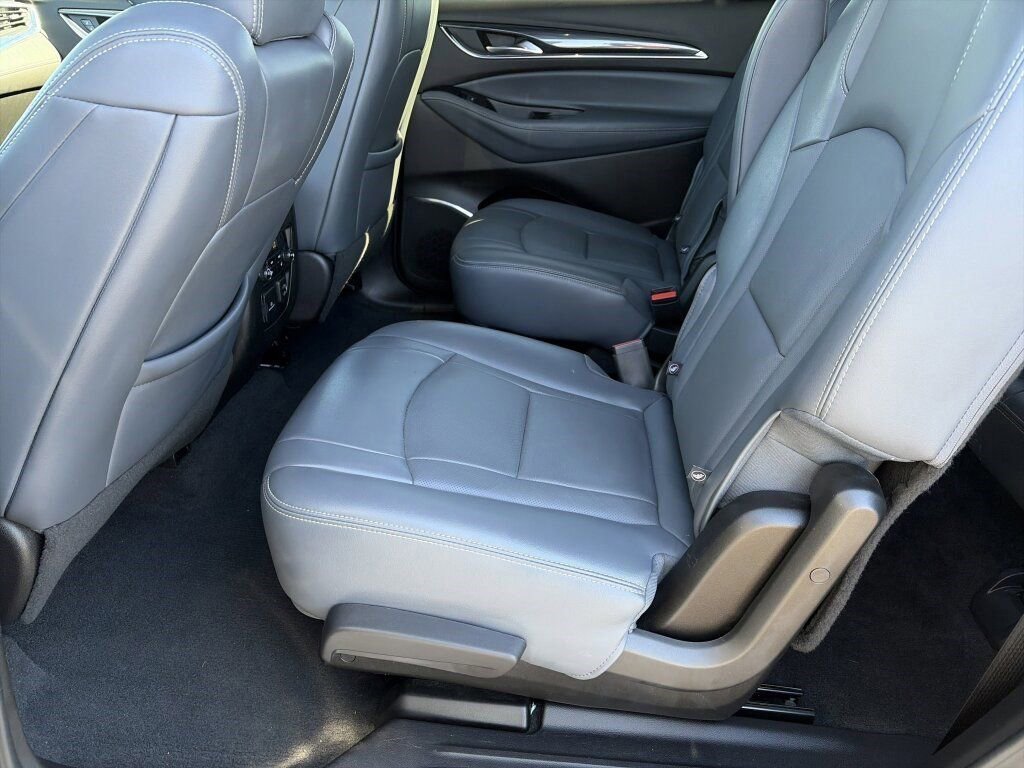 Used 2024 Buick Enclave Premium image 29