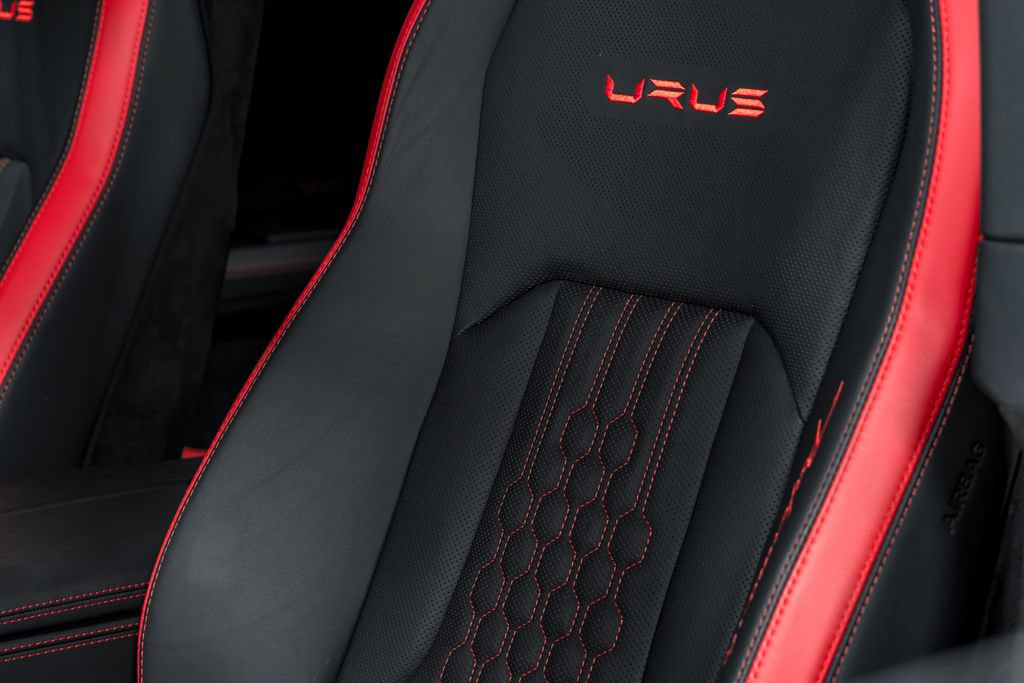 Used 2024 Lamborghini Urus Performante AWD/4WD image 22
