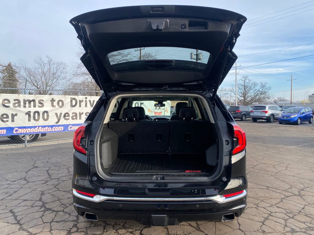 Used 2019 GMC Terrain Denali w/ Advanced Safety Package image 4