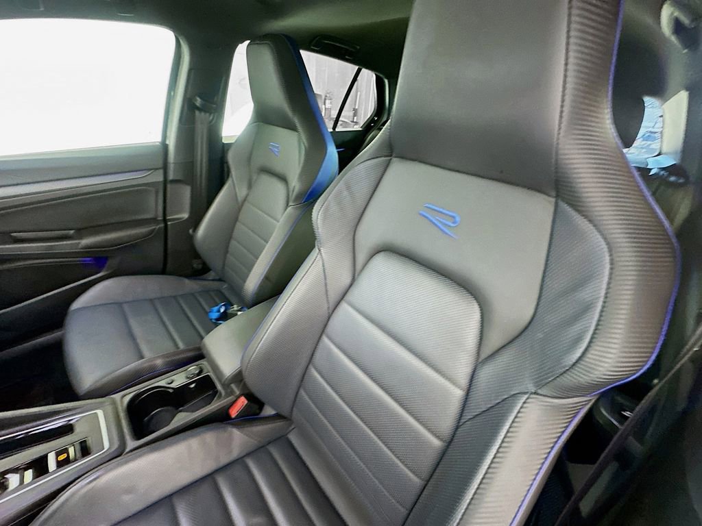 Used 2022 Volkswagen Golf R image 21