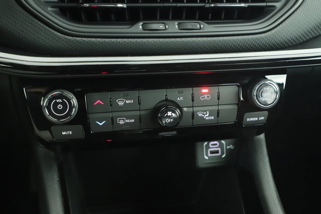 New 2026 Jeep Compass Latitude image 17