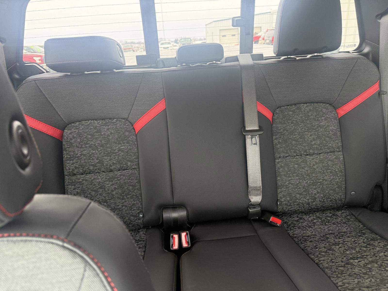 Used 2024 Chevrolet Colorado Z71 w/ Z71 Convenience Package 2 image 24