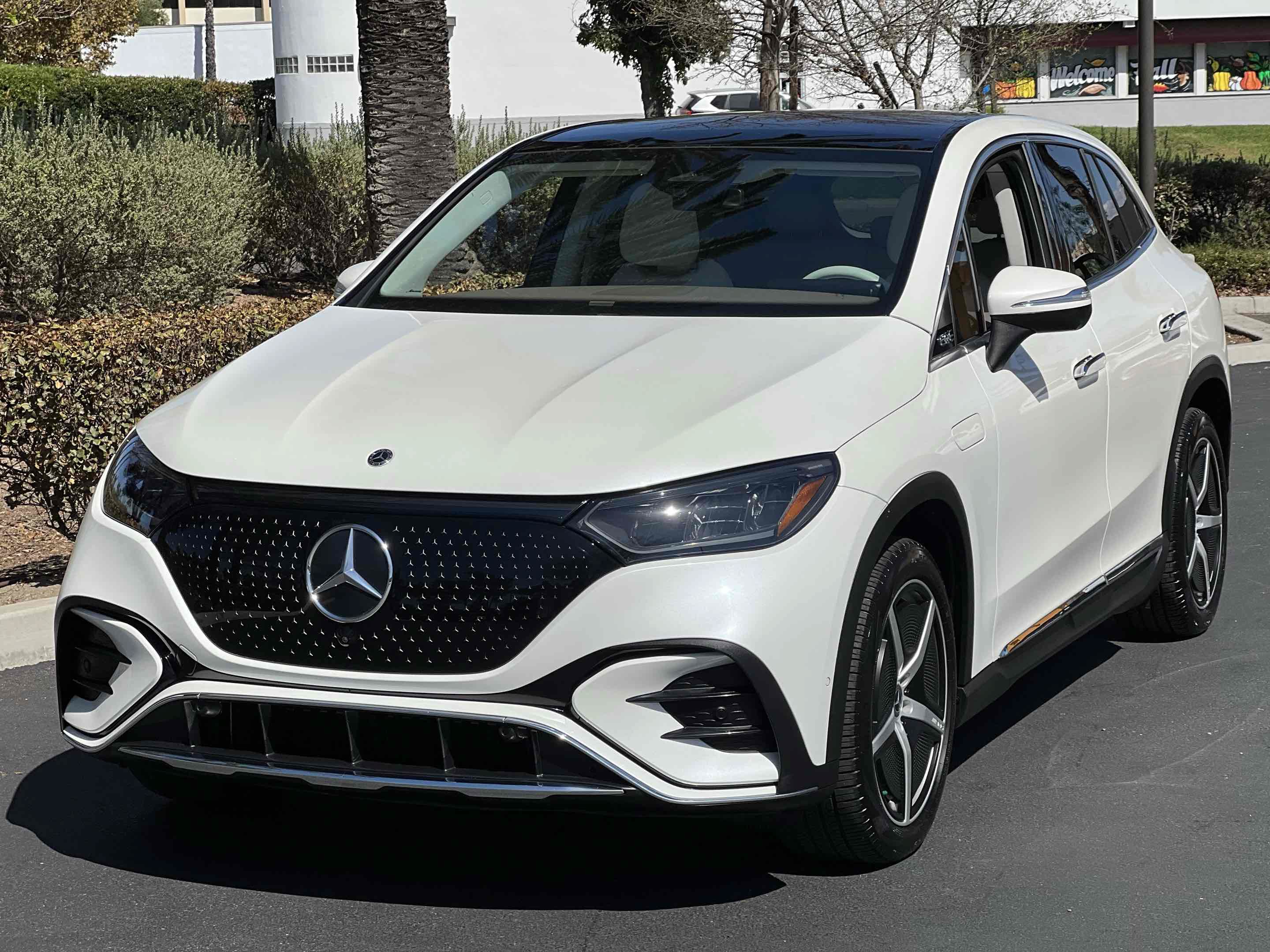 Used 2023 Mercedes-Benz EQE 350+ SUV w/ AMG Line Exterior Package image 15