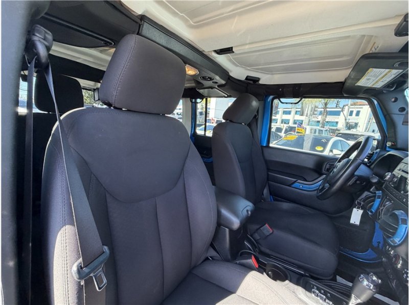 Used 2015 Jeep Wrangler Unlimited Sport w/ Quick Order Package 24S AWD/4WD image 35