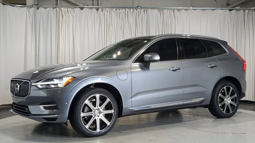 Used 2018 Volvo XC60 T8 Inscription w/ Luxury Seat Package AWD/4WD image 4