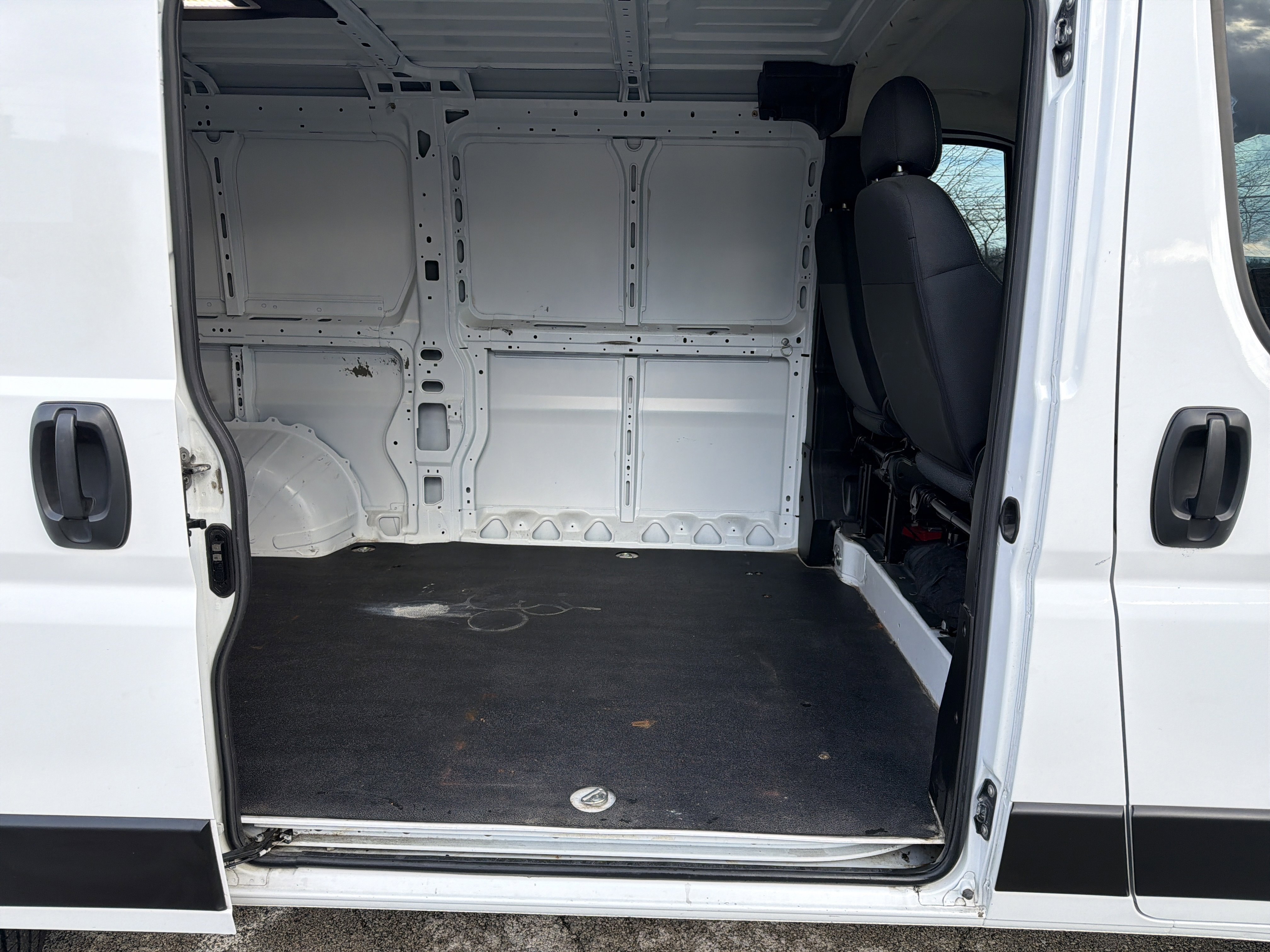 Used 2023 RAM ProMaster 1500 w/ Driver Convenience Group image 25