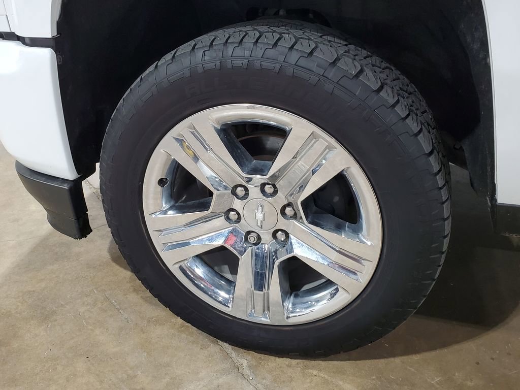 Used 2018 Chevrolet Silverado 1500 Custom w/ Custom Value Package AWD/4WD image 44