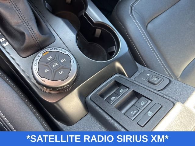 Used 2025 Ford Bronco Badlands image 16