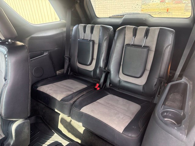 Used 2017 Ford Explorer XLT w/ Equipment Group 202A AWD/4WD image 6