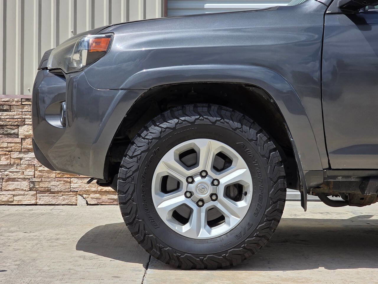 Used 2018 Toyota 4Runner SR5 Premium AWD/4WD image 43