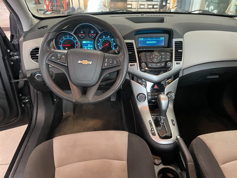 Used 2014 Chevrolet Cruze LS FWD image 8