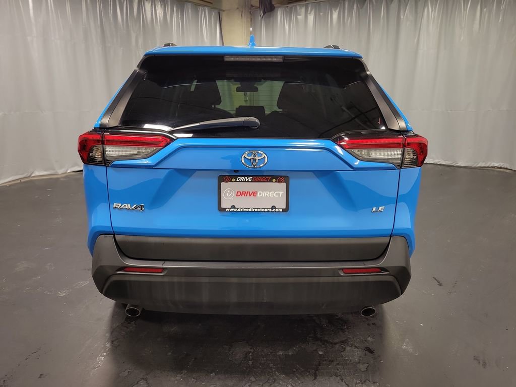 Used 2021 Toyota RAV4 LE image 7
