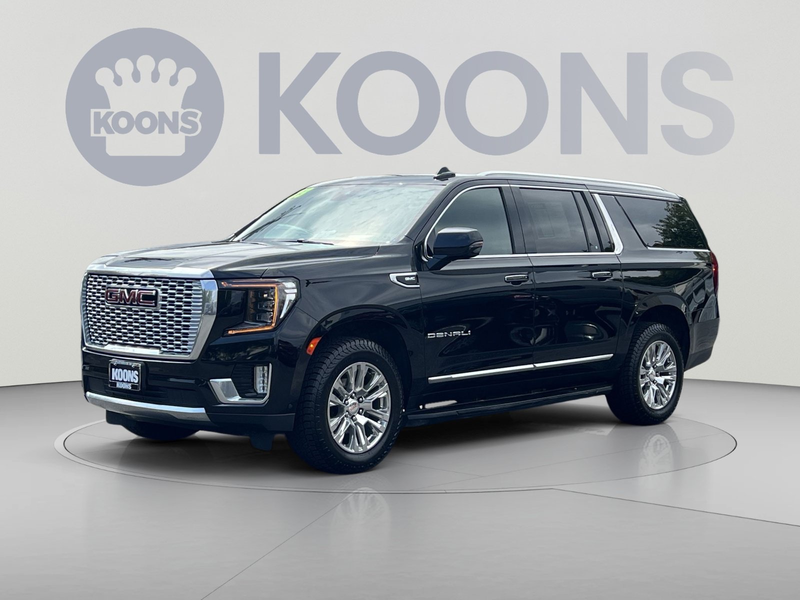Used 2023 GMC Yukon XL Denali w/ Advanced Technology Package AWD/4WD image 4