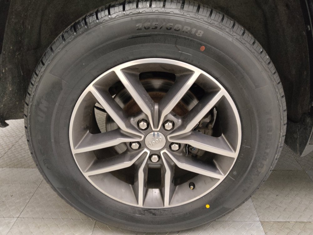 Used 2018 Jeep Grand Cherokee Limited AWD/4WD image 31