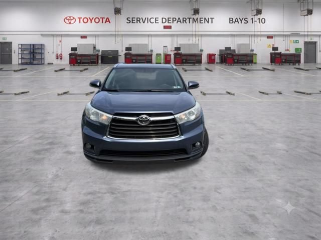 Used 2015 Toyota Highlander XLE AWD/4WD image 7
