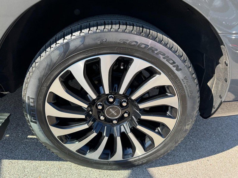 Used 2022 Lincoln Navigator Black Label image 27