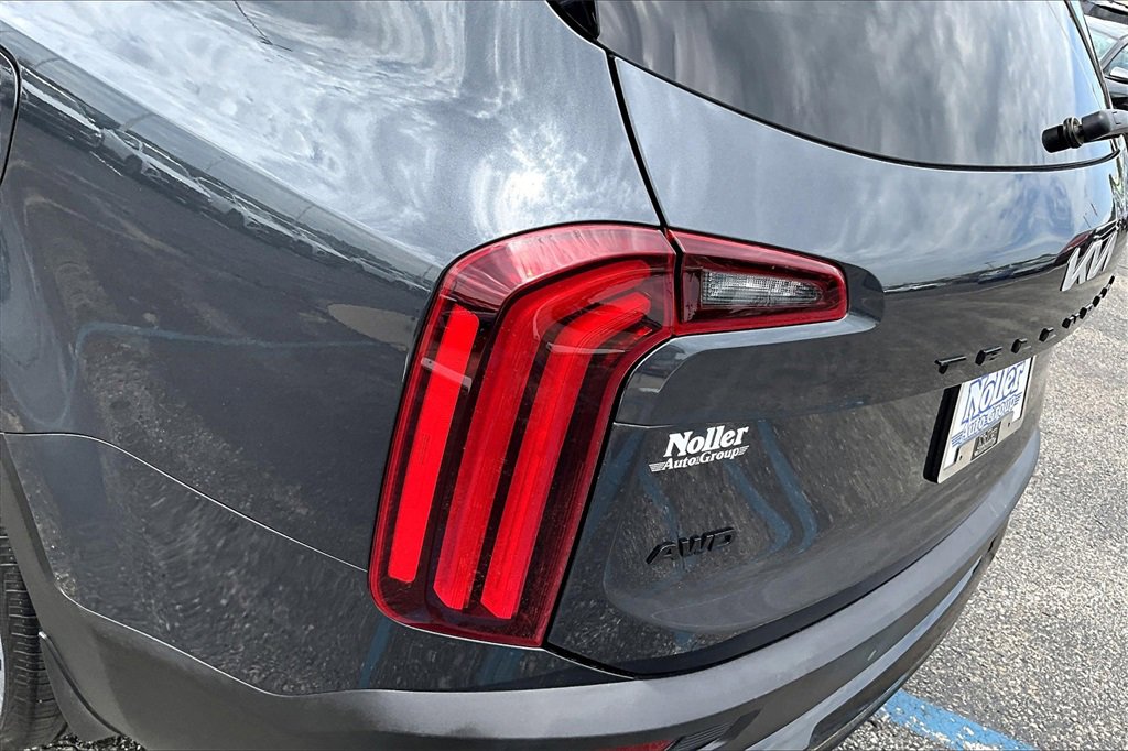 Used 2022 Kia Telluride SX w/ Nightfall Edition Package image 31