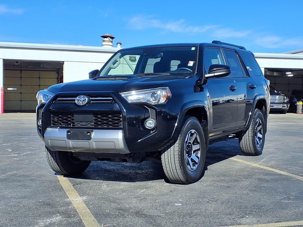 Used 2024 Toyota 4Runner TRD Off-Road image 2