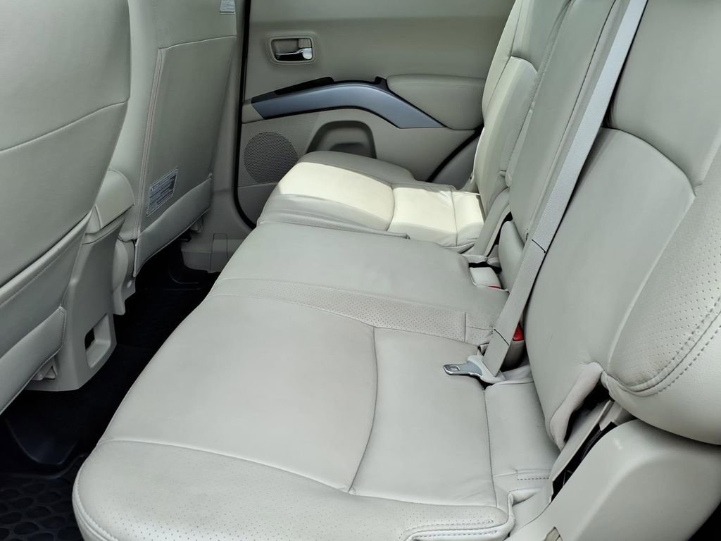 Used 2008 Mitsubishi Outlander XLS AWD/4WD image 14