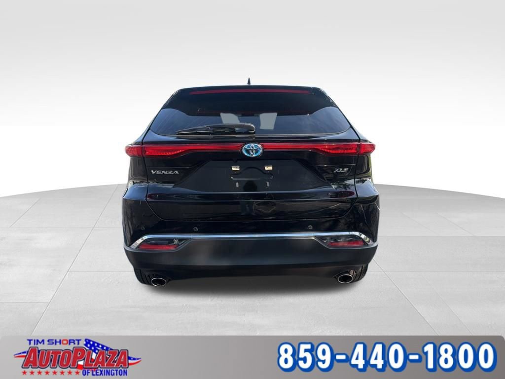 Used 2024 Toyota Venza XLE AWD/4WD image 7