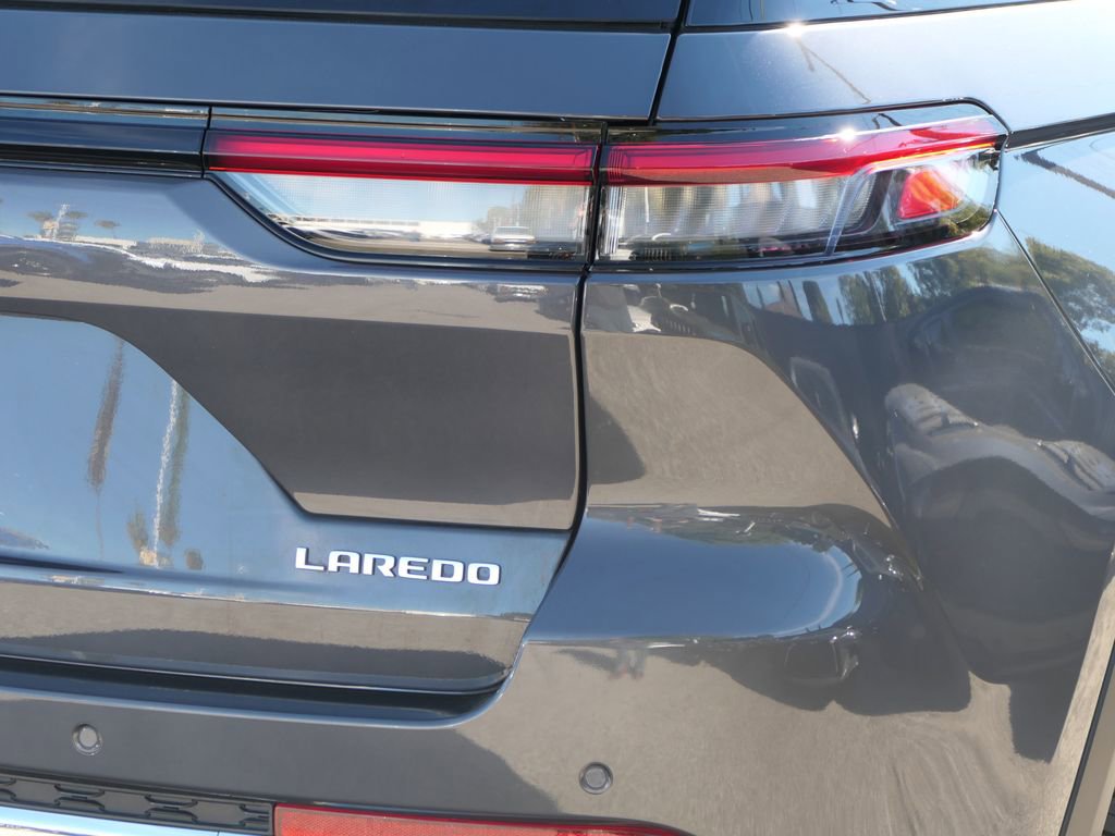 Used 2025 Jeep Grand Cherokee Laredo X w/ Luxury Tech Group I image 4