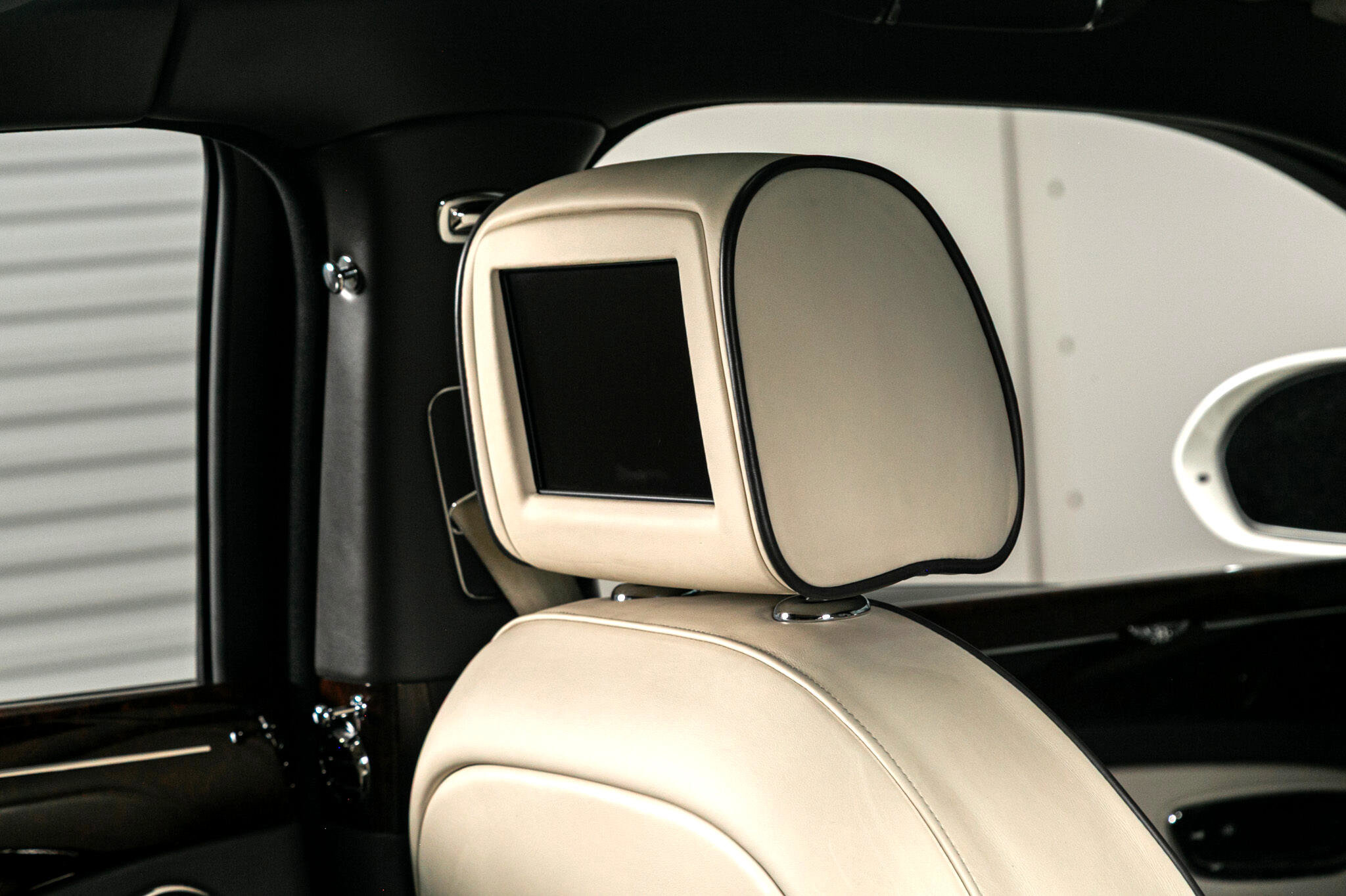 Used 2013 Bentley Mulsanne w/ Premiere Specification Pkg image 33