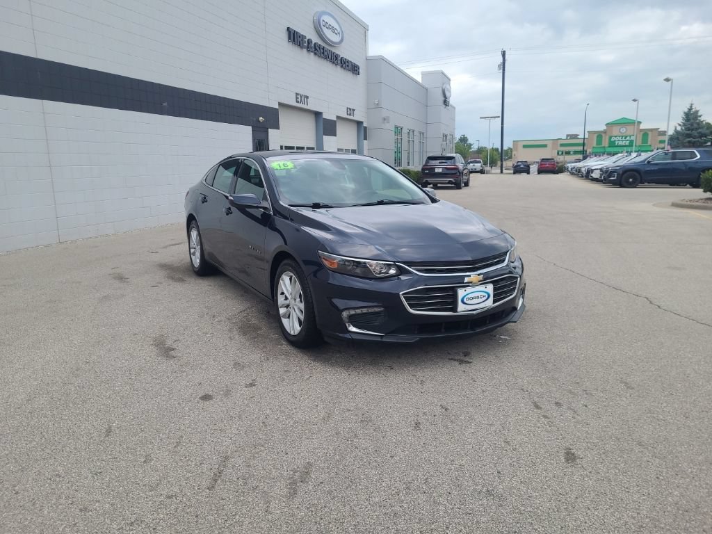 Used 2016 Chevrolet Malibu LT w/ Leather Package FWD image 8