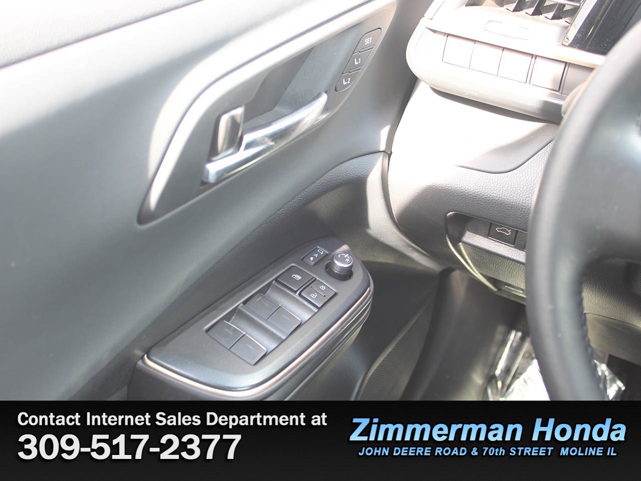 Used 2023 Toyota Crown Platinum AWD/4WD image 14