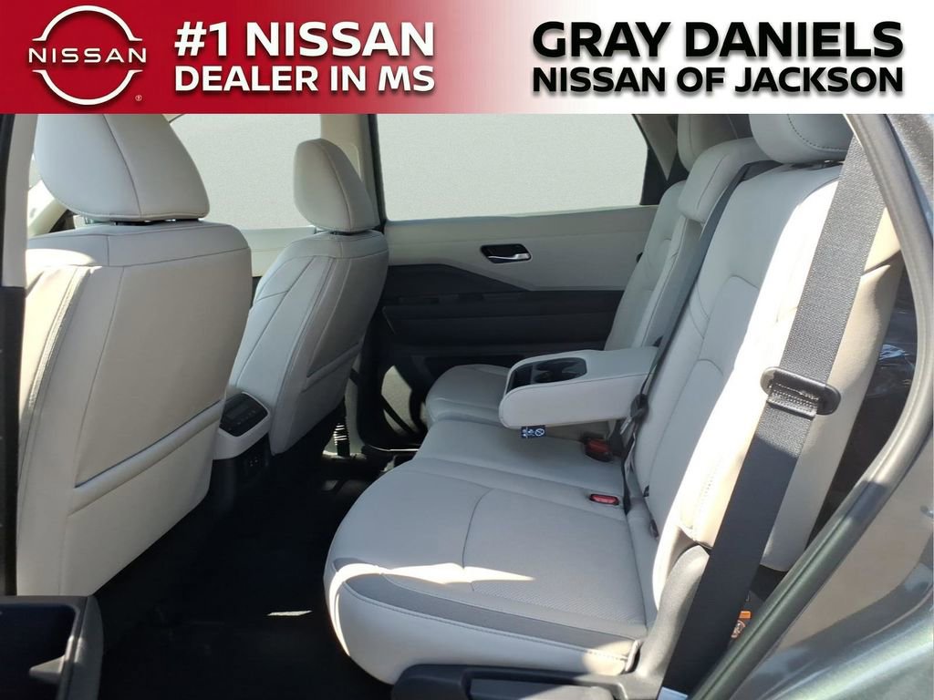New 2026 Nissan Pathfinder SL image 25