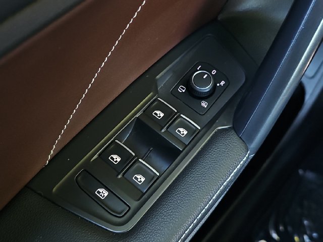 Used 2024 Volkswagen Tiguan SEL R-Line AWD/4WD image 13