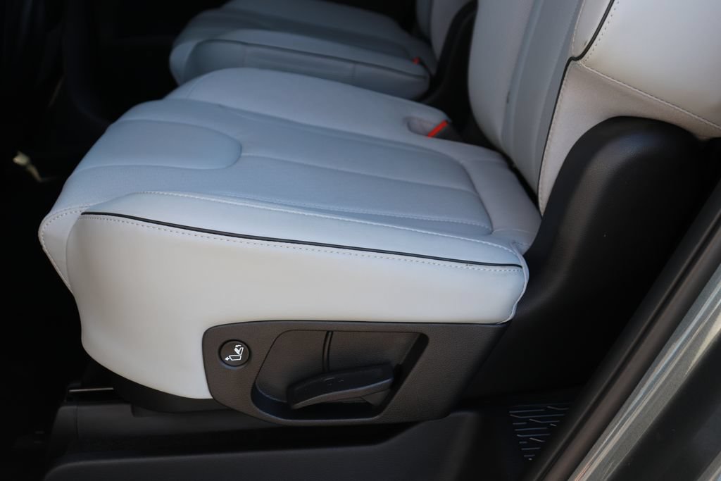 Used 2025 Hyundai Palisade SEL FWD image 14
