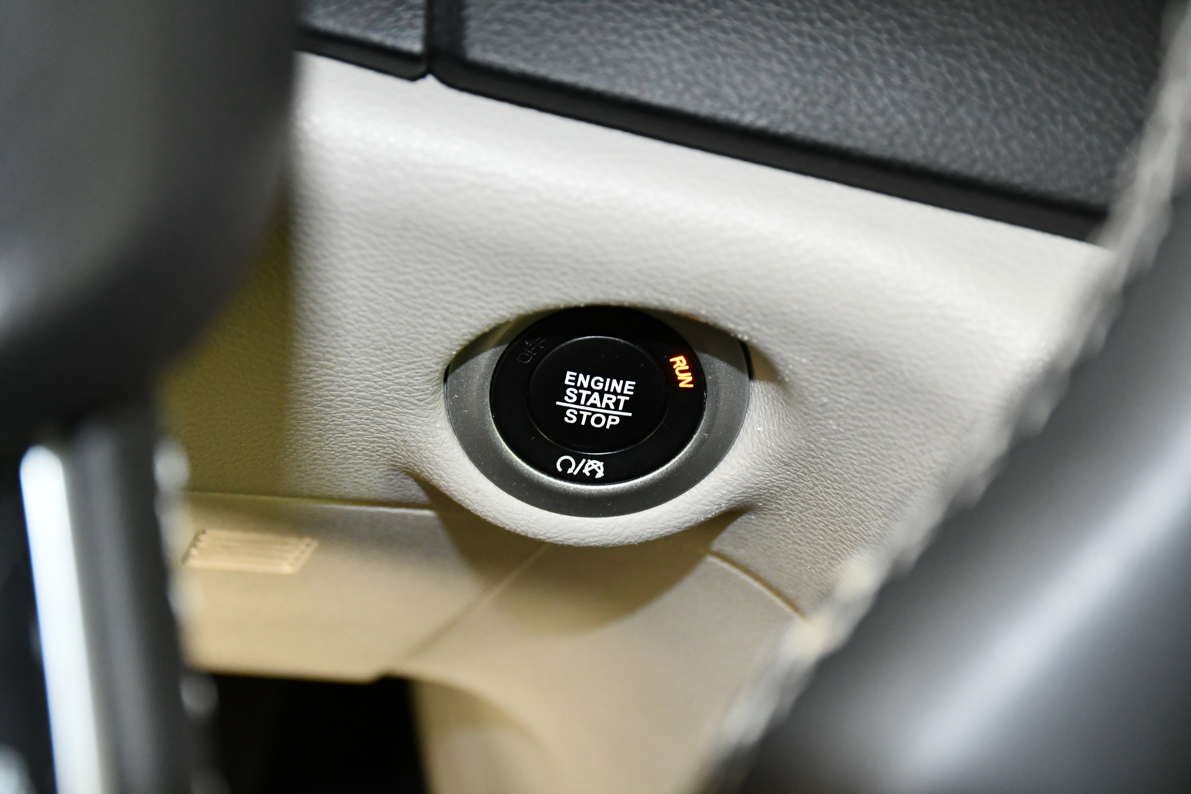 Used 2024 Chrysler Pacifica Touring-L image 24